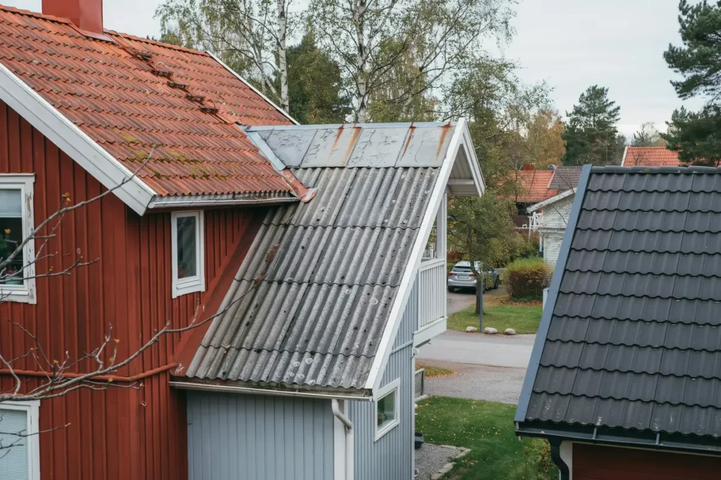 l gga tegeltak eternit shingel eller betongpannor s v ljer du r tt tak f r ditt hus
